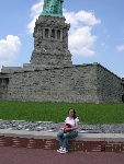 NYC-MTL-124-20040720-NYC-NinaAtTheStatueOfLiberty-003.jpg