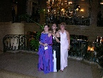 Prom-51-20040628-Cynthia&Nina&Lucie-ChateauFrontenac-02.jpg